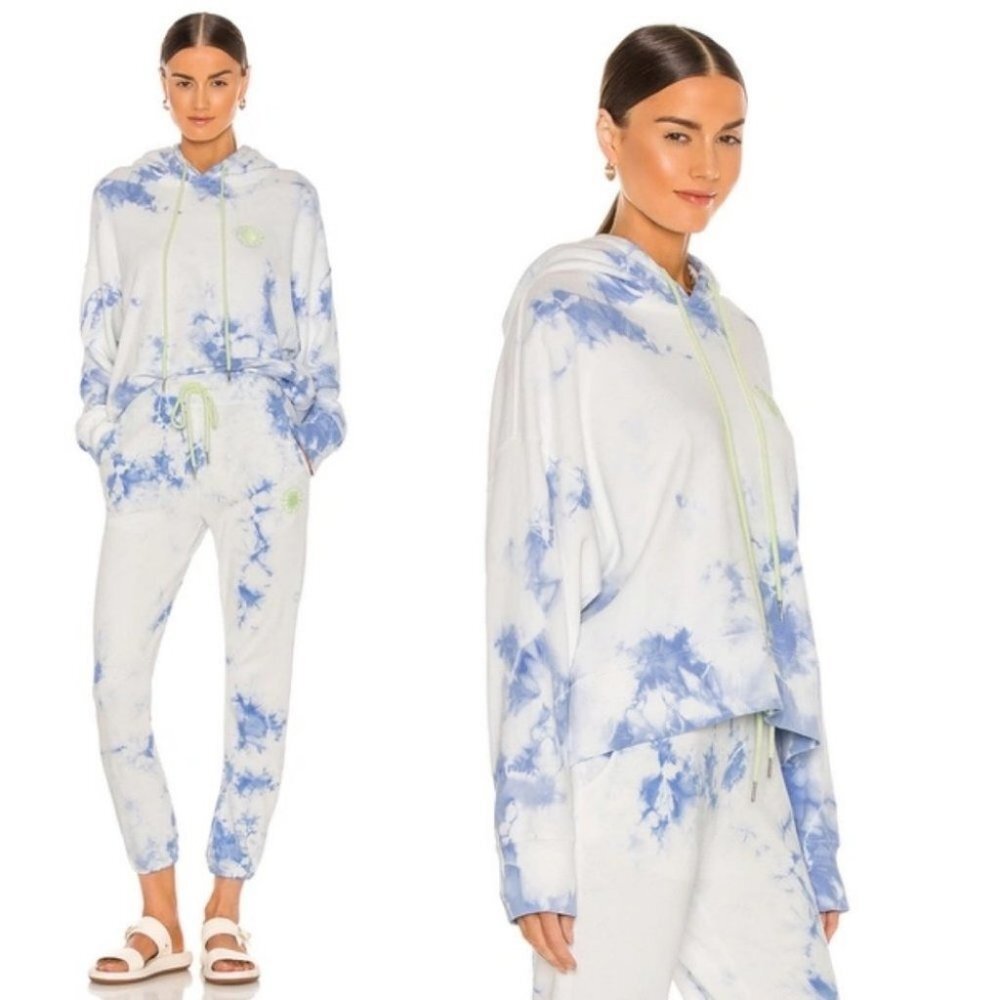 NEW Daydreamer Sunny People Tie Dye Crop Hoodie Periwinkle Cloud Size Small Boho - Picture 2 of 16
